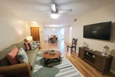Image de New Smyrna Beach-Pool- Beach, Hottub, Sauna, Gym, Pickel Ball, Trails, Flagler Ave.