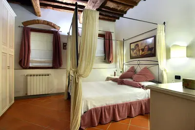 Image de Aleri - Few meters from station and historical center