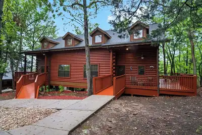 Huge Multi-Unit Cabin with Private Porches & Gas Grill - Branson Theatre District