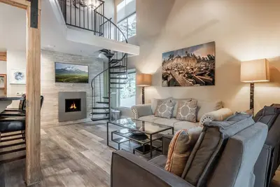 Image de Pet-Friendly Condo – Walk to Canyon Lifts 478