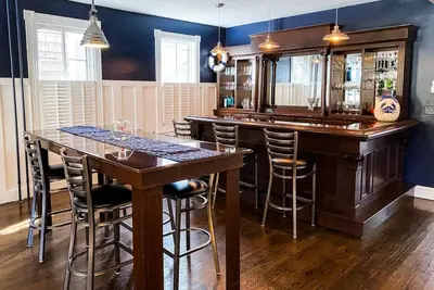 Image de Modern Elegance in Historic Annapolis Just One Block to Gate 1 w Parking