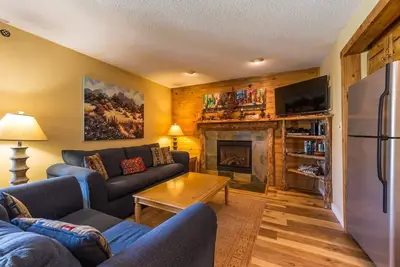 Image de Amazing location, just steps from the base area! Newly updated adorable condo!