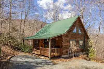 Image de Timber Lodge - Private, Serene Cabin with Game Room for Kids