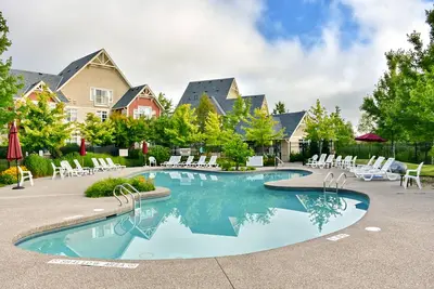 Image de Charming Dog & Family-Friendly Blue Mountain Condo