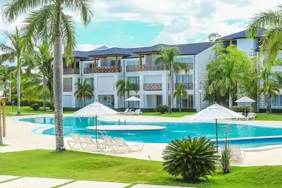 Image de 1bd luxury condo in beachfront resort, pool/internet/Ac/cable Tv, golf course!