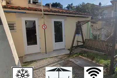 Image de Studio avec jardin 2-4 pers 90 metres de la plage