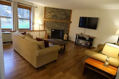Image de Luxe Trailside! Bike + Ski On/Off. Closest unit to hot tub, lift, hotel & trail!