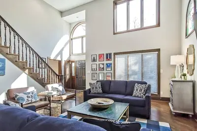 Image de Luxury Plaza House. Amazing Property.