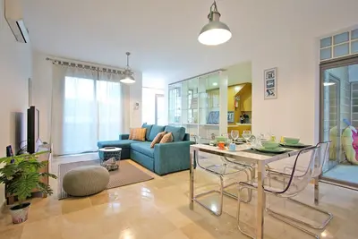 Image de Believe in Dream, Apart. Contemporâneo com Piscina