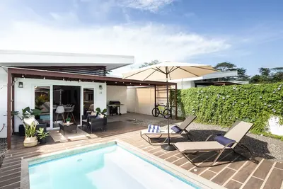 Image de Modern Stylist 3 Br Beach House, w\/Private Pool & Fast WiFi.