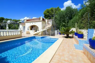 Image de Belle maison de vacances privée avec climatisation, piscine privée, Tv, terrasse et parking