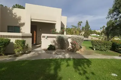Image de Beautiful 3 bed, 2 bath, end unit, in gated country club resort.