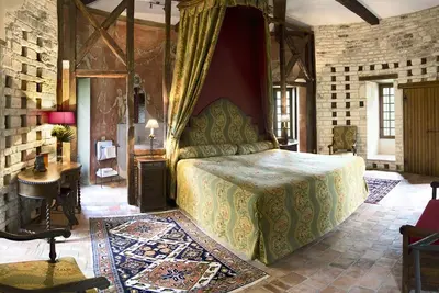 Image de Pigeonnier dans domaine clos vue sur Château de brou