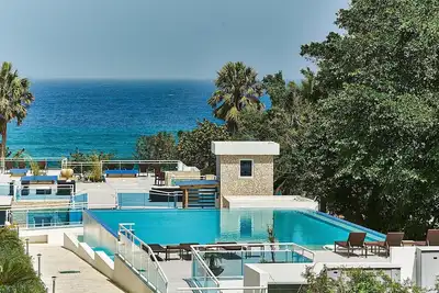 Image de 3bd top-floor family-friendly penthouse, large beachfront rooftop terrace&bar!