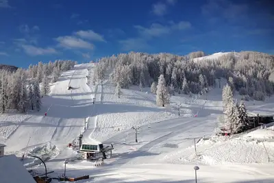Image de Valberg duplex, 6-8 persons, balcony overlooks pistes.