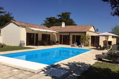 Image de Villa avec piscine chauffée proche mer