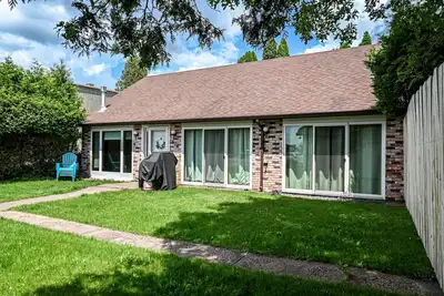 Image de Agate Bay Cottage 2 Bed 2 Bath. Watch the ore boats in comfort.
