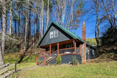 Image de Hidden Cabin on Old Field Creek Quaint cottage near Boone with creek frontage