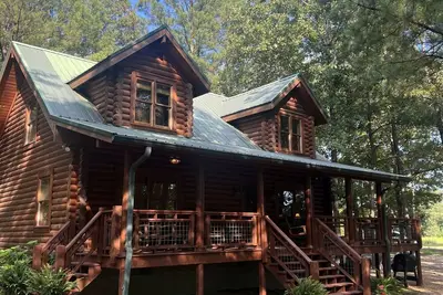 Image de Premiere Family Getaway Cabin Near Ua and Msu: Wood Haven Retreat and Farm