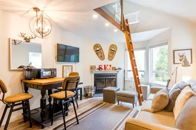 Image de Cute & Cozy 1 bed, Ski in/Out, No Car Needed!