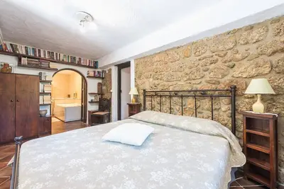 Image de Ampelos Estate – The Stone Room