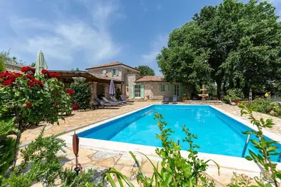Image de Charmante Villa Oasis de 3 chambres avec piscine et grand jardin