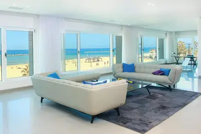 Image de Tlv water front 5 star 500 meter Garden apartment for rent