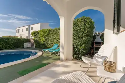 Image de \"Apartamento DelfĂn 3\" piscine commune, terrasse et connexion WiFi ; parking disponible dans la rue