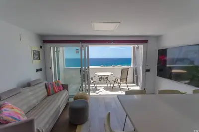 Image de Ocean view dream apartment in San Agustin with Hi technology equipment