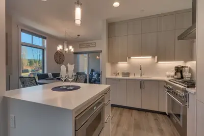 Image de The Exclusive Tahoe Beach Club, Ultimate Beach Front Luxury #203