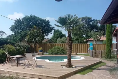 Image de Petite maison de vacances indépendante avec accès à la piscine