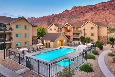 Image de 6b Cozy Moab Redcliff Condo, Pet Friendly, Pool & Hot Tub