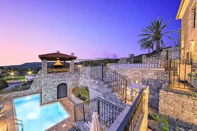 Image de Acrothea Villa Heated Pool