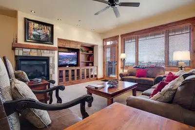 Image de El5204 | Ultimate Mountain Getaway | Air Chilling | Close to Mtn | Pools