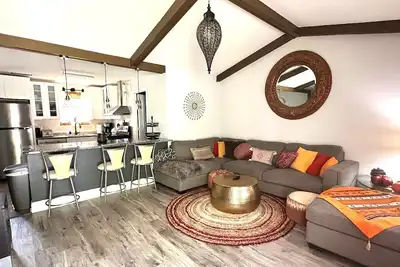 Image de Newly renovated Home w/Hot Tub & Disability Access - Pet Friendly, Near Downtown