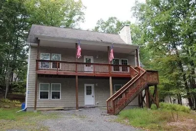 Image de 4 Br 3 Bath Centrally located in amenity filled community of Masthope. Sleep 12