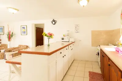 Image de Ideal 2-bedroom apartment on Barbados' South Coast, near beach and attractions!