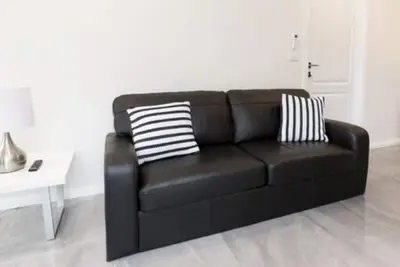 Image de Escape to stylish comfort in this modern apartment!