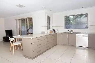 Image de You will feel right at home in this comfortable apartment!
