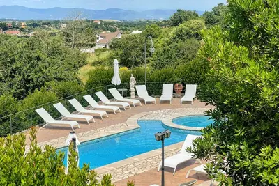 Image de Lake View-Bolsena. Exceptional Villa. Pool\/Jacuzzi. Slps 24. Exclusively Yours!