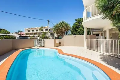 Image de Steps to Mudjimba Beach, Cafes & Village, The Sunny Coasts Hidden Gem with Pool