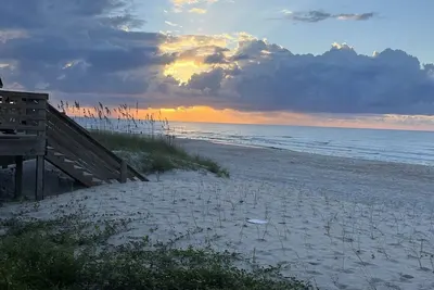 Image de All'S Well at this Beautiful, Ocean-Front Oasis