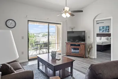 Image de Golf Condo with Balcony & Indoor Pool Access