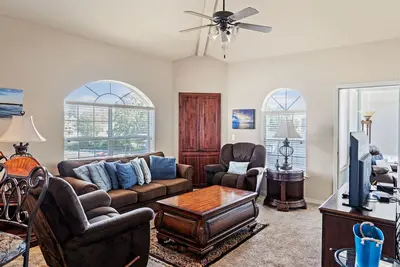 Premier Course View Golf Condo near Dining & Entertainment - Indoor Pool Access