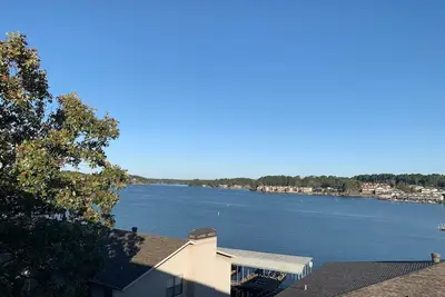Image de Lake Lovers Retreat in Luxury 2/2 Condo