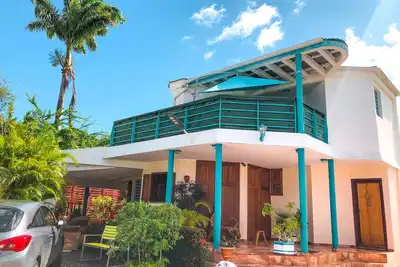 Image de Paisible et spacieux Apt, avec balcon + Jacuzzi à 5min de plage