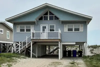 Image de Oak Island Beach Front Cottage