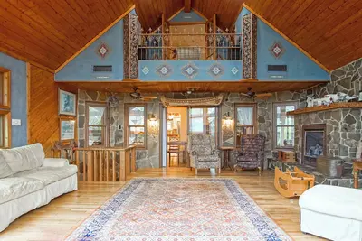 Image de North Westridge 139 This amazing 6 bedroom home can accommodate 26 people
