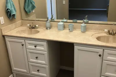 Image de Experienced the most popular vacation spot on earth like a local!