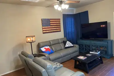 Image de Family Friendly. Clean. Comfortable. Convenient.
